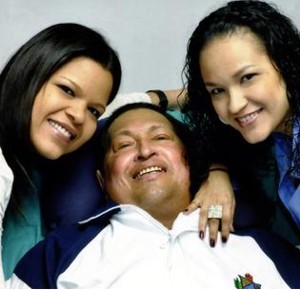 Hugo Chávez voltou à Venezuela para retomar o poder ou para morrer? hugo chaves na cama